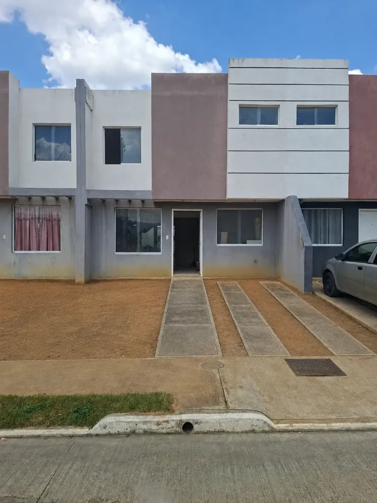[A602002] VENTA | Town House de 2 plantas en obra blanca listo para decorar a tu gusto en Cabudare, estado Lara
