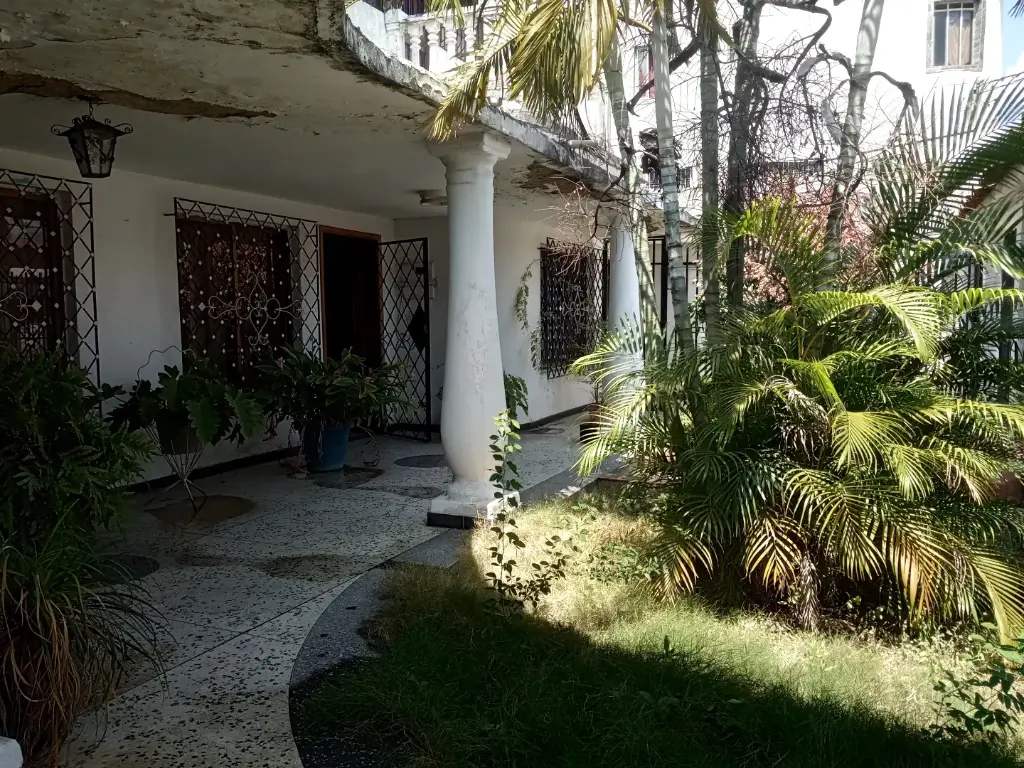 [A203006] VENTA | Casa grande para remodelar en zona comercial del centro de Barquisimeto, estado Lara