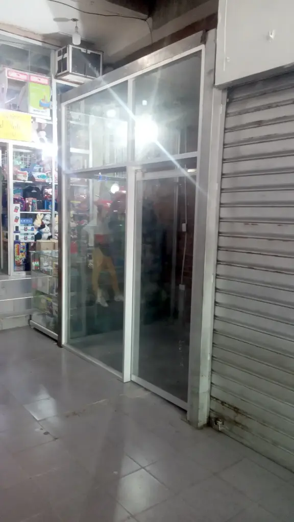 [A309005] ALQUILER | Local de 3.50 m² en centro comercial de la carrera 21, zona de los chinos. Barquisimeto, estado Lara