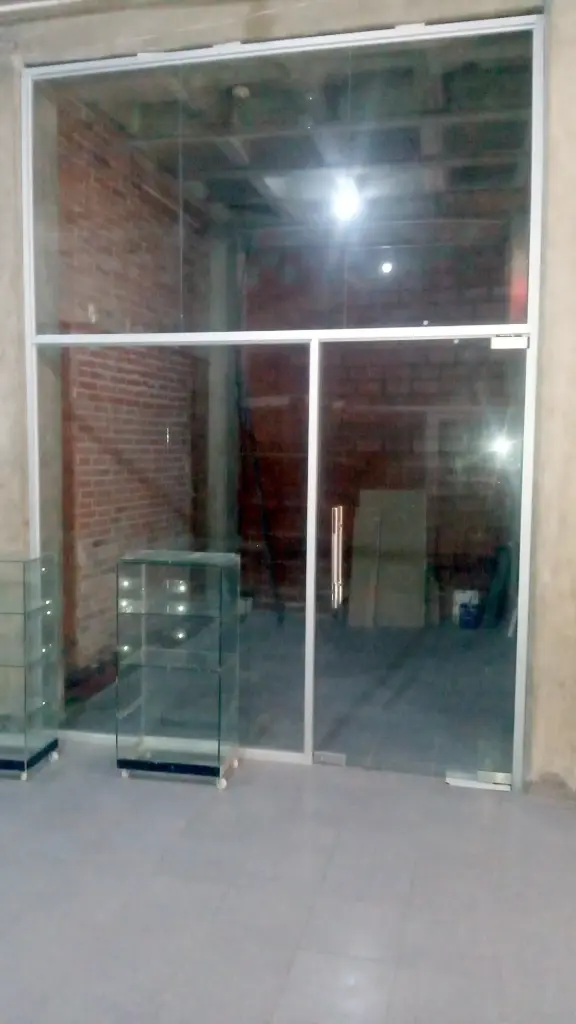 ALQUILER | Local de 10.40 m² en centro comercial de la carrera 21, zona de los chinos. Barquisimeto, estado Lara