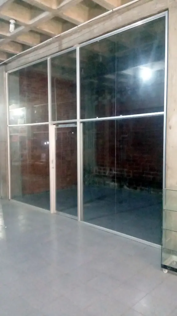 [A309008] ALQUILER | Local de 12.00 m² en centro comercial de la carrera 21, zona de los chinos. Barquisimeto, estado Lara