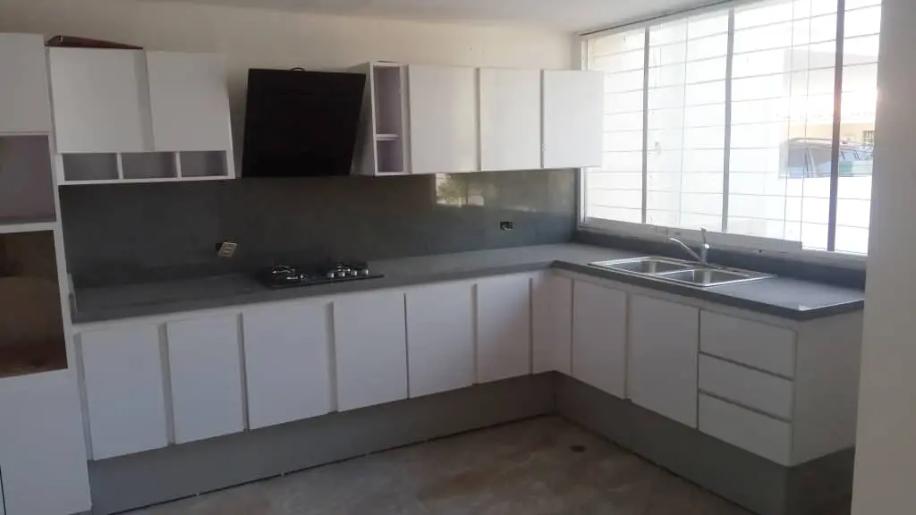 [A310004] VENTA | Casa de dos plantas, con 4 habitaciones y 3 baños, en Los Cardones, Barquisimeto, estado Lara