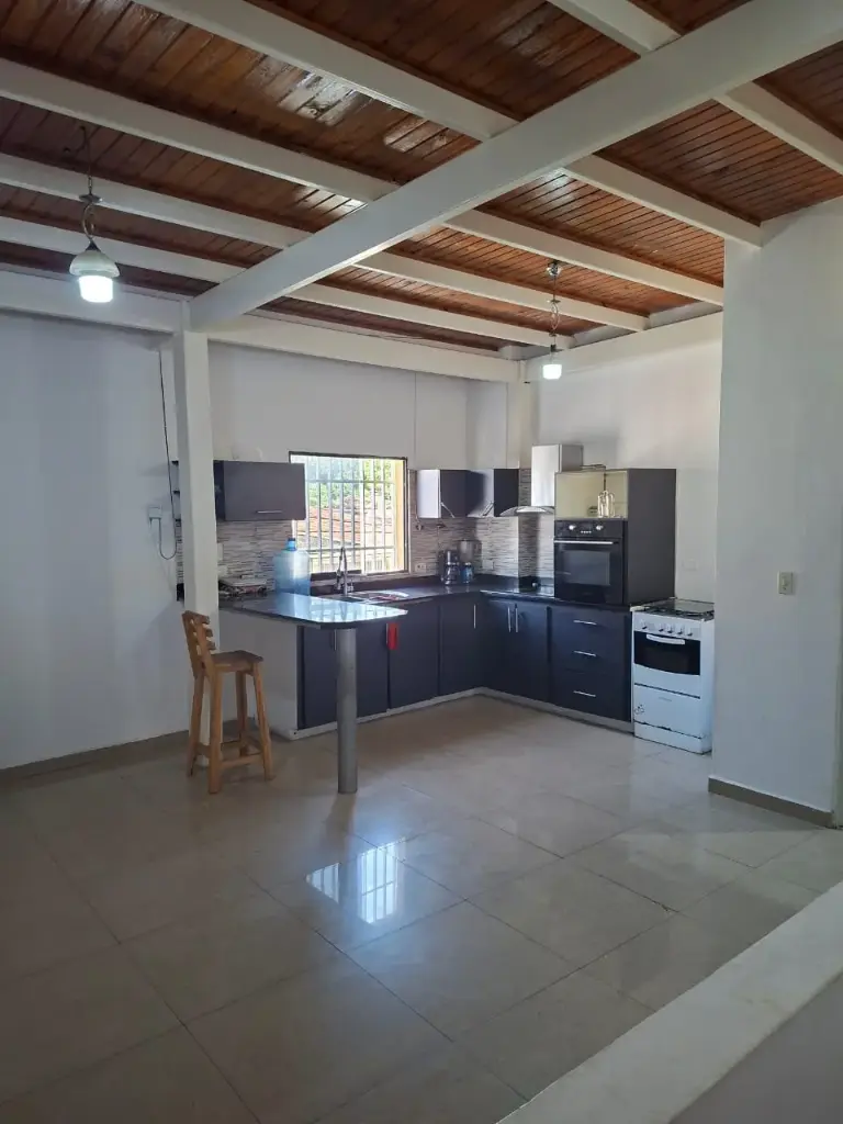 [A509001] ALQUILER | Local comercial de 40 m² en dos plantas, con estacionamiento, en la calle 47 de Barquisimeto, estado Lara