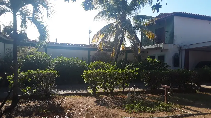 [A203007] VENTA | Terreno de 880 m² con 2 casas en la Av. Los Horcones de Barquisimeto, estado Lara