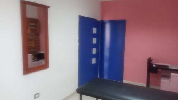 Cubículo con baño